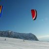 Quale sport potrebbe portarti a utilizzare la tua attrezzatura da sci durante il Covid 19? Snowkite, ovviamente!